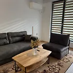 Nikol5 Deluxe Apartment